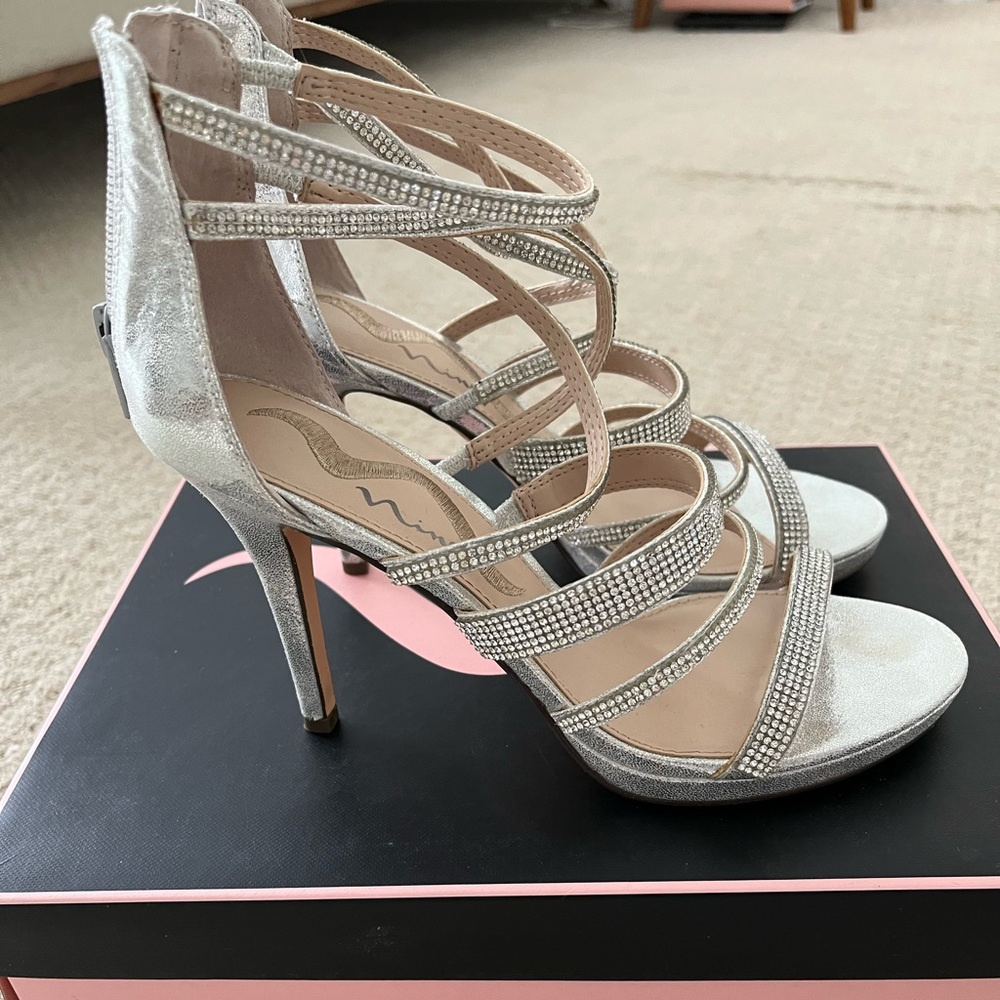 Heels - Picture 3 of 8